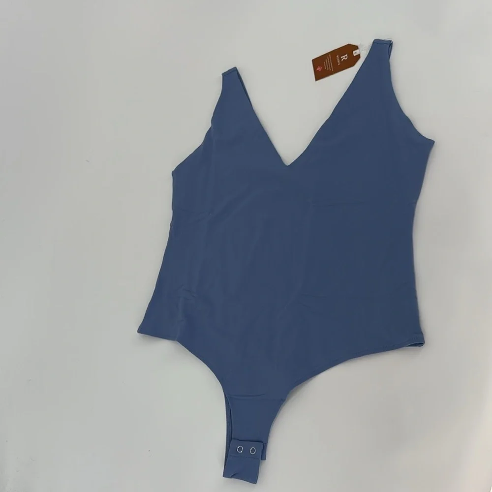 NWT reoria Women's Bodysuit But Soft V-neck open back and double lining SIZE XXL